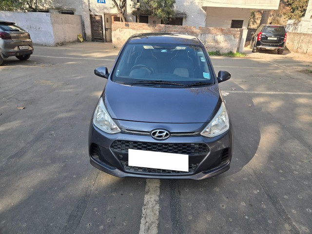 Second-hand 2018 Hyundai Grand i10 1.2 Kappa Magna BSIV for sale in New Delhi-3