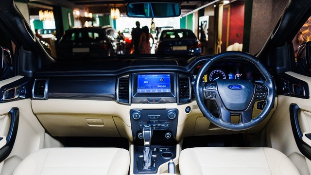 Second-hand 2021 Ford Endeavour Titanium Plus 4X4 AT for sale in New Delhi-6