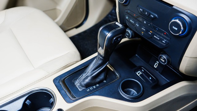 Second-hand 2021 Ford Endeavour Titanium Plus 4X4 AT for sale in New Delhi-7