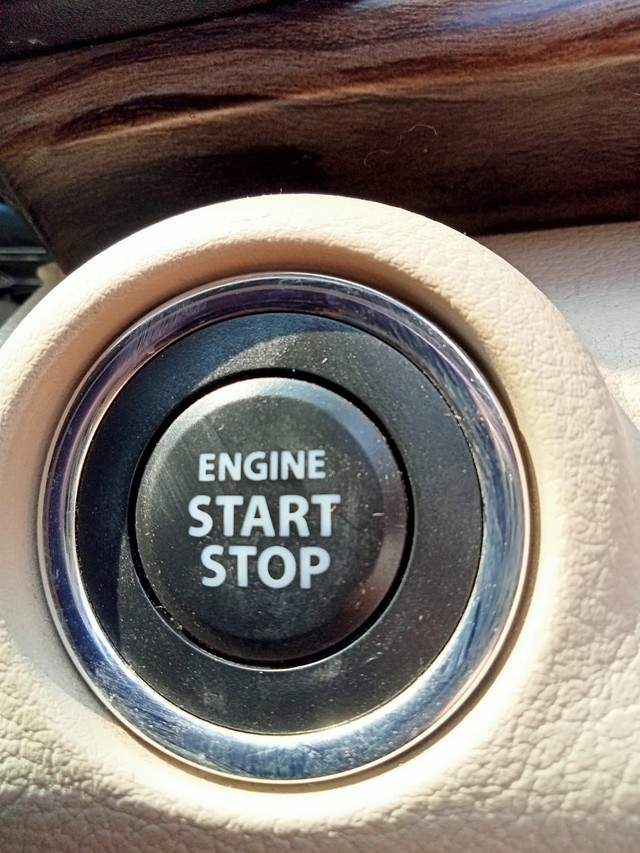 Second-hand 2019 Maruti Ertiga ZXI Petrol for sale in Thane-13