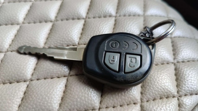 Second-hand 2020 Maruti Swift Dzire VXI 1.2 for sale in Ahmedabad-21