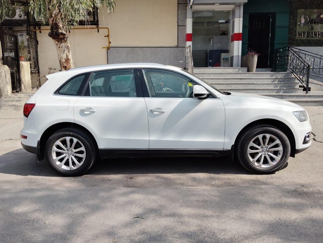 Second-hand 2017 Audi Q5 30 TDI quattro Premium for sale in New Delhi-1