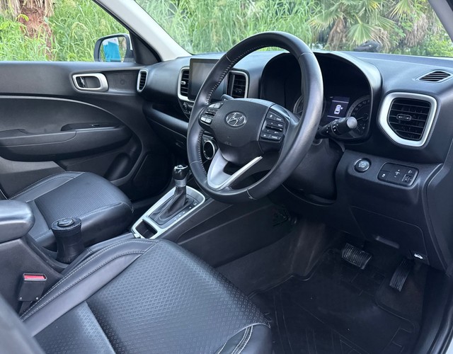 Second-hand 2020 Hyundai Venue SX Plus Turbo DCT DT for sale in New Delhi-9