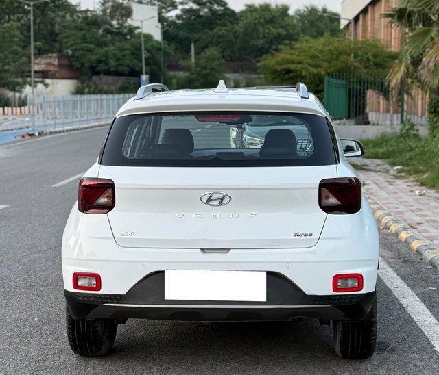 Second-hand 2020 Hyundai Venue SX Plus Turbo DCT DT for sale in New Delhi-10