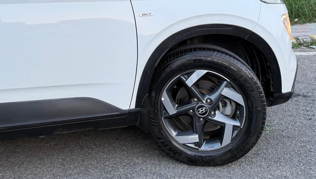 Second-hand 2020 Hyundai Venue SX Plus Turbo DCT DT for sale in New Delhi-6