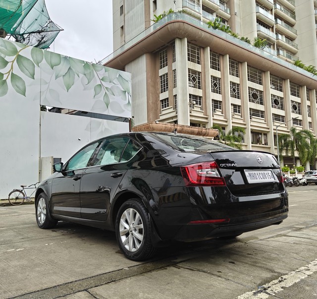 Skoda Octavia 1.8 TSI AT L K Second-hand 2018 Skoda Octavia 1.8 TSI AT L K for sale in Mumbai-3