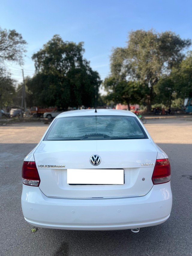 Second-hand 2011 Volkswagen Vento IPL II Petrol Highline AT for sale in Sirsa-2