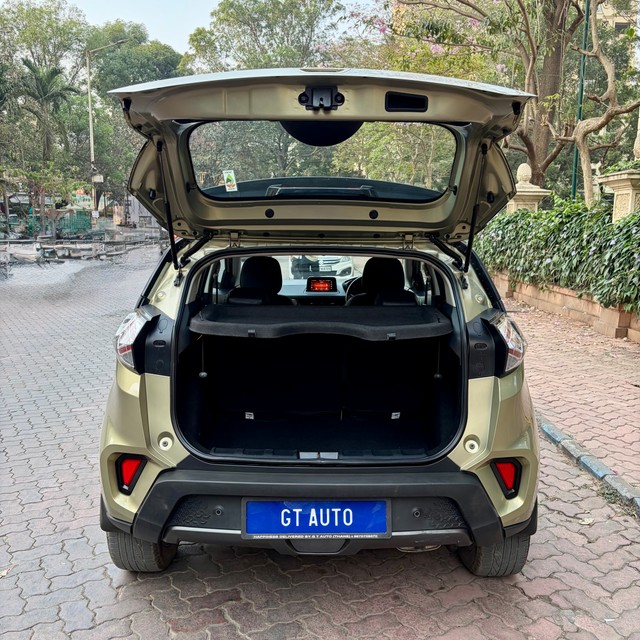 Second-hand 2023 Tata Nexon XZA Plus LUXS Kaziranga AMT BSVI for sale in Thane-11