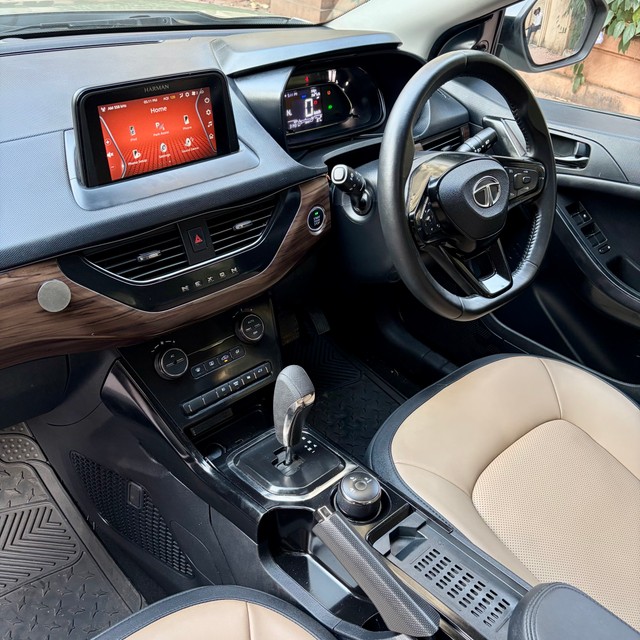 Second-hand 2023 Tata Nexon XZA Plus LUXS Kaziranga AMT BSVI for sale in Thane-10