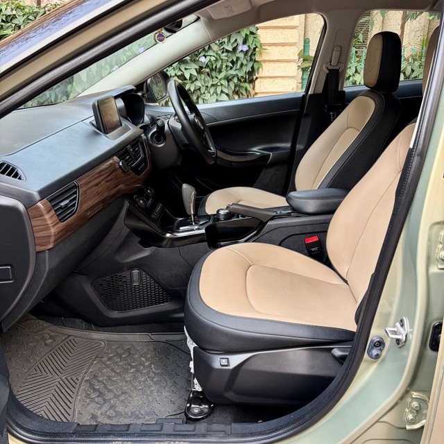 Second-hand 2023 Tata Nexon XZA Plus LUXS Kaziranga AMT BSVI for sale in Thane-9