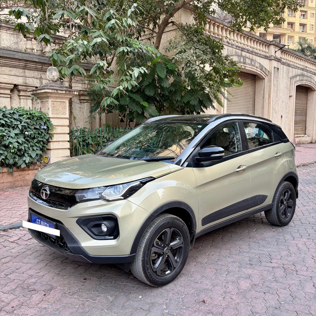 Second-hand 2023 Tata Nexon XZA Plus LUXS Kaziranga AMT BSVI for sale in Thane-17