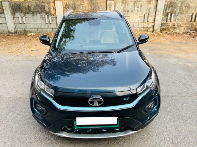 Second-hand 2023 Tata Nexon EV XZ Plus LUX for sale in Mumbai-19
