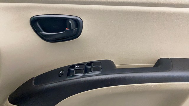 Second-hand 2015 Hyundai i10 Magna 1.1L for sale in Lucknow-17