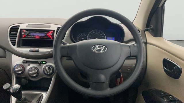Second-hand 2015 Hyundai i10 Magna 1.1L for sale in Lucknow-12