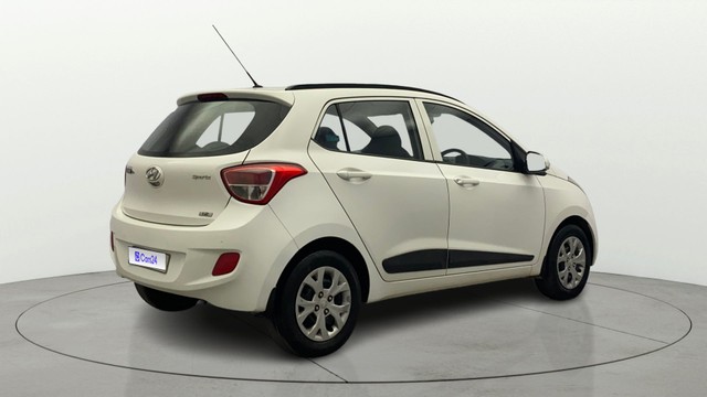 Second-hand 2015 Hyundai Grand i10 Sportz for sale in Kochi-2