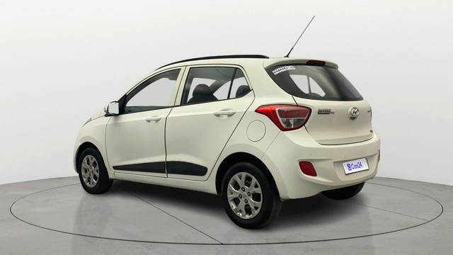 Second-hand 2015 Hyundai Grand i10 Sportz for sale in Kochi-4