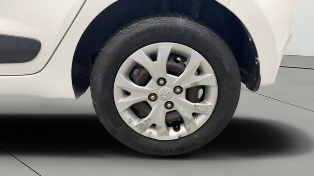 Second-hand 2015 Hyundai Grand i10 Sportz for sale in Kochi-26