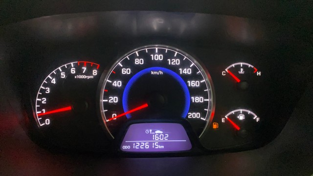 Second-hand 2015 Hyundai Grand i10 Sportz for sale in Kochi-11