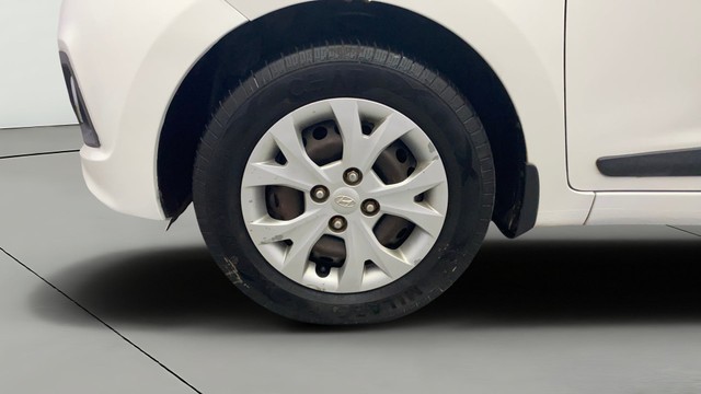 Second-hand 2015 Hyundai Grand i10 Sportz for sale in Kochi-25