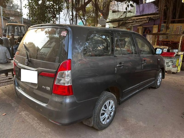 Toyota Innova 2.5 G (Diesel) 8 Seater Second-hand 2015 Toyota Innova 2.5 G (Diesel) 8 Seater for sale in Shivpuri-1
