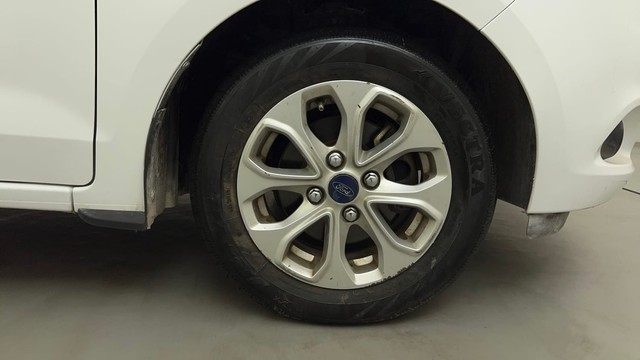 Second-hand 2017 Ford Figo Titanium AT 2019-2020 for sale in Bangalore-17