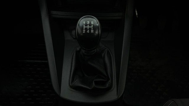 Second-hand 2017 Ford Figo Titanium AT 2019-2020 for sale in Bangalore-12