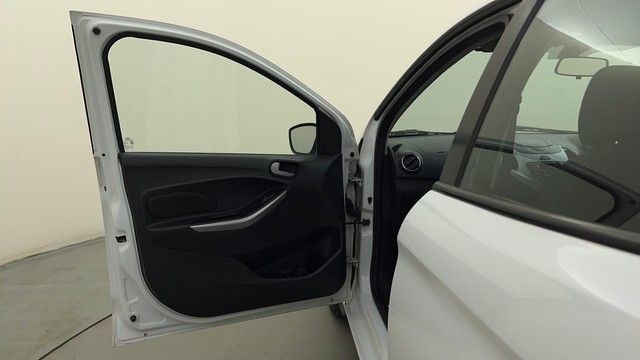 Second-hand 2017 Ford Figo Titanium AT 2019-2020 for sale in Bangalore-33