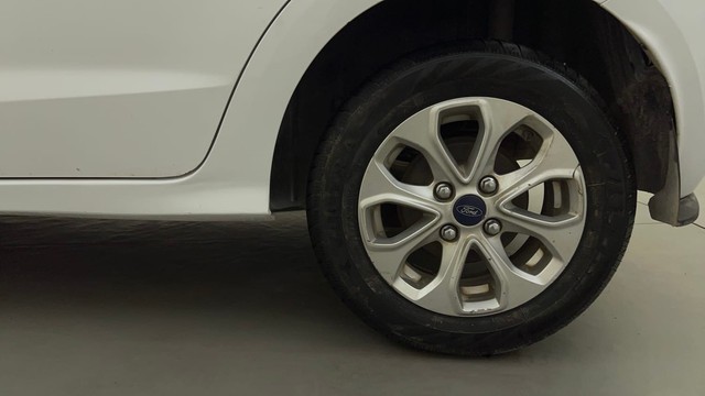 Second-hand 2017 Ford Figo Titanium AT 2019-2020 for sale in Bangalore-19