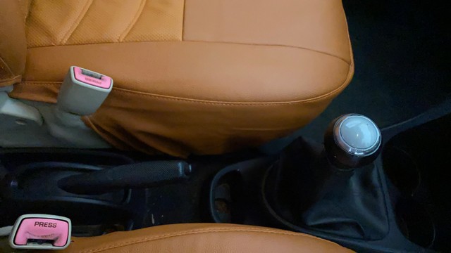 Second-hand 2019 Toyota Etios Liva 1.2 V Dual Tone for sale in Gurgaon-13