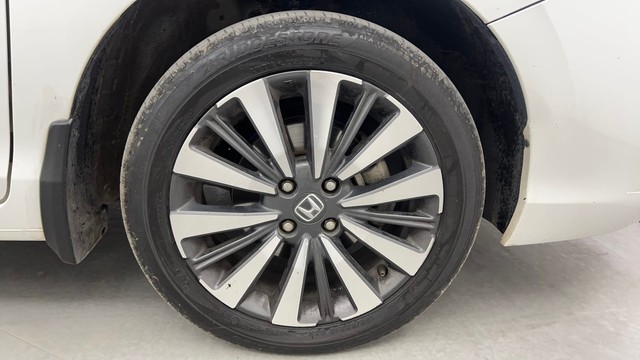 Second-hand 2023 Honda City ZX MT for sale in Pune-17