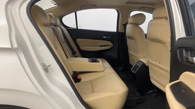 Second-hand 2023 Honda City ZX MT for sale in Pune-35