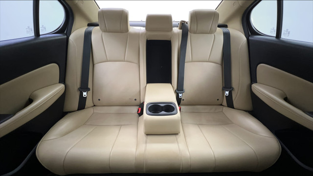 Second-hand 2023 Honda City ZX MT for sale in Pune-27