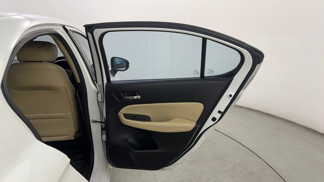 Second-hand 2023 Honda City ZX MT for sale in Pune-31