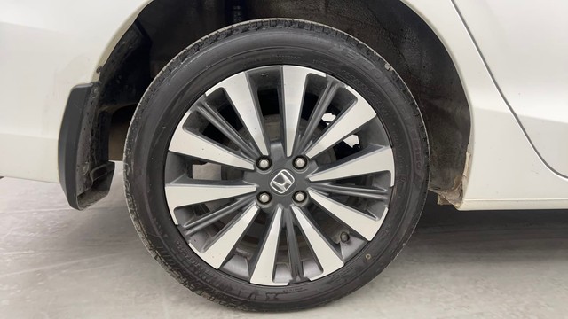 Second-hand 2023 Honda City ZX MT for sale in Pune-18