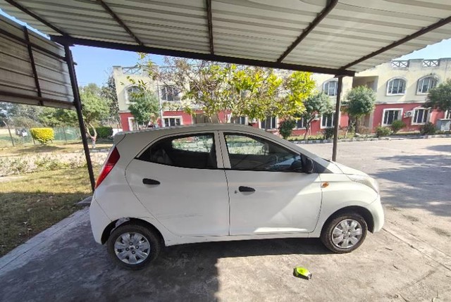 Second-hand 2011 Hyundai EON Magna Optional for sale in Amritsar-0