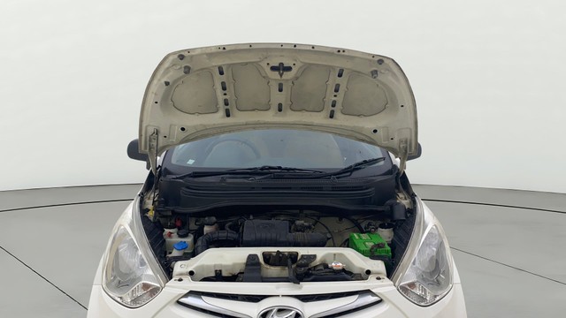 Second-hand 2016 Hyundai EON Era Plus for sale in Ahmedabad-9