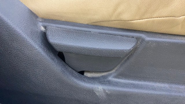 Second-hand 2016 Hyundai EON Era Plus for sale in Ahmedabad-18