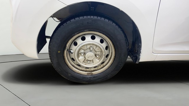 Second-hand 2016 Hyundai EON Era Plus for sale in Ahmedabad-25