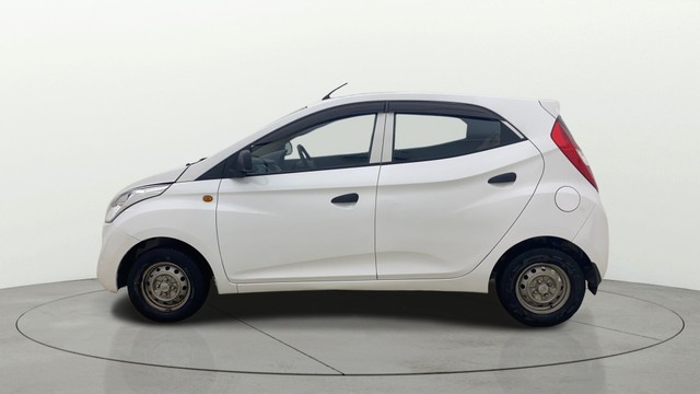 Second-hand 2016 Hyundai EON Era Plus for sale in Ahmedabad-5