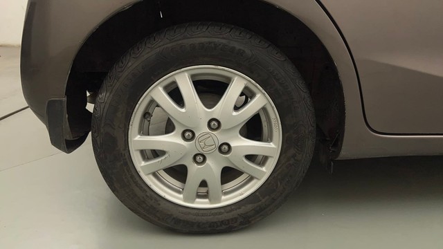 Second-hand 2013 Honda Brio VX AT for sale in Mumbai-18