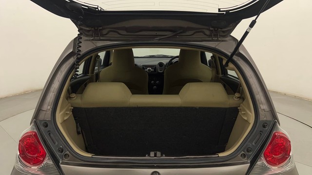 Second-hand 2013 Honda Brio VX AT for sale in Mumbai-9