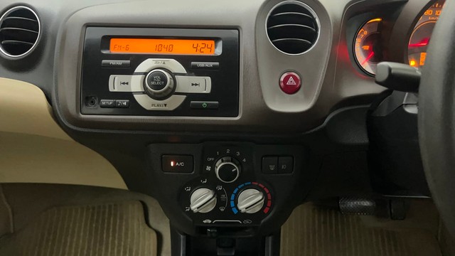 Second-hand 2013 Honda Brio VX AT for sale in Mumbai-37