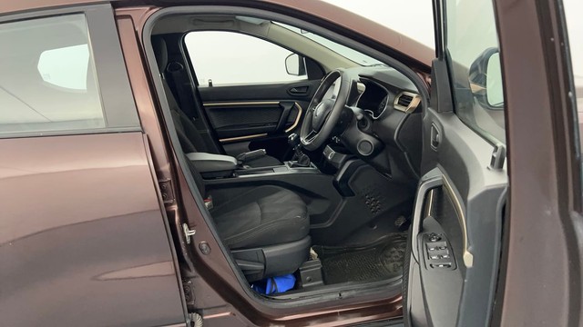 Second-hand 2022 Renault Kiger RXT for sale in Lucknow-15