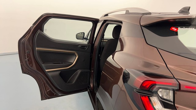 Second-hand 2022 Renault Kiger RXT for sale in Lucknow-36