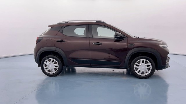 Second-hand 2022 Renault Kiger RXT for sale in Lucknow-2