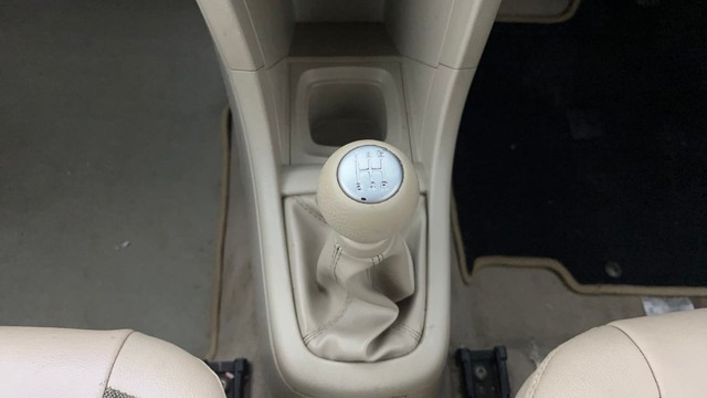 Second-hand 2016 Maruti Swift Dzire VXI for sale in Lucknow-12