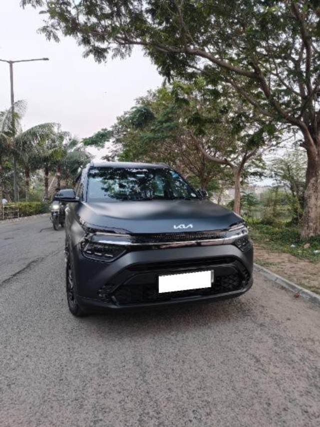 Second-hand 2024 Kia Carens X-Line DCT for sale in Kelambakkam-0