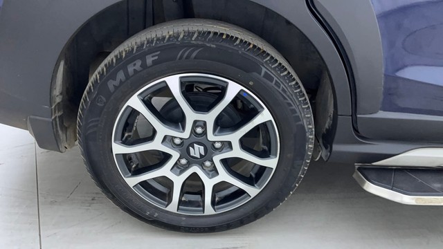 Second-hand 2023 Maruti XL6 Alpha AT for sale in Hyderabad-18