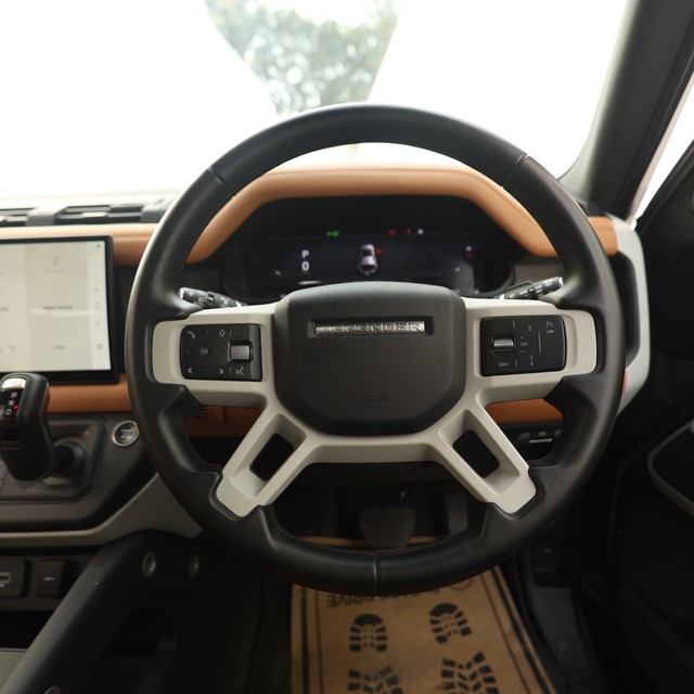 Second-hand 2024 Land Rover Defender 2.0 110 HSE for sale in New Delhi-11