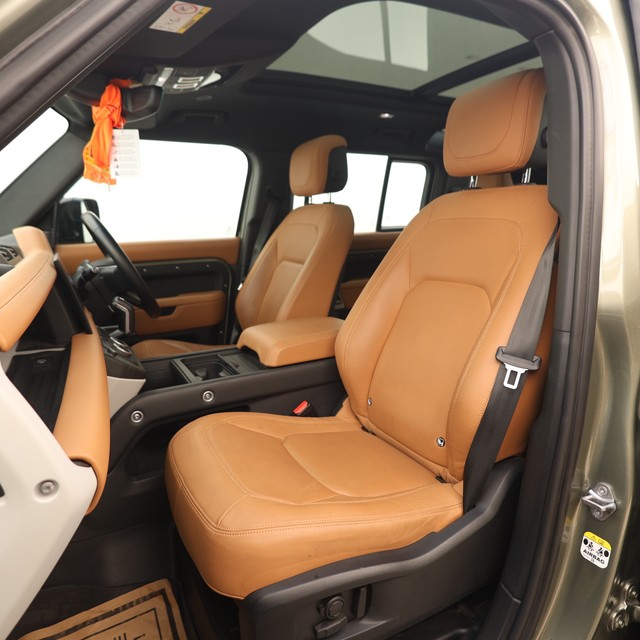 Second-hand 2024 Land Rover Defender 2.0 110 HSE for sale in New Delhi-7